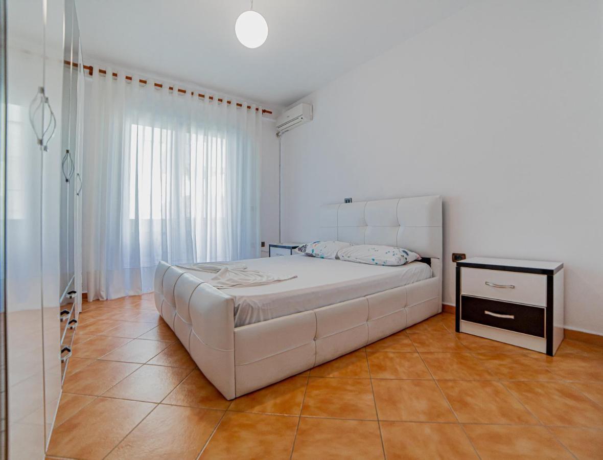 Ajla Apartment Durrës Esterno foto