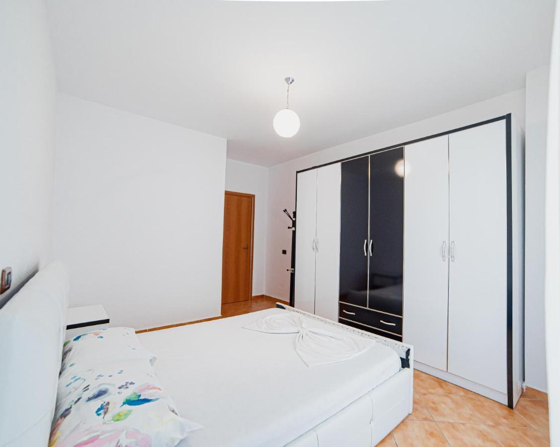 Ajla Apartment Durrës Esterno foto