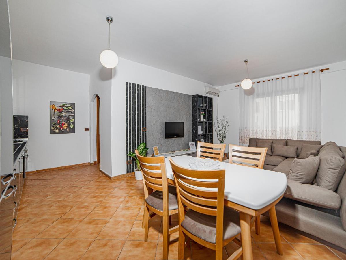 Ajla Apartment Durrës Esterno foto