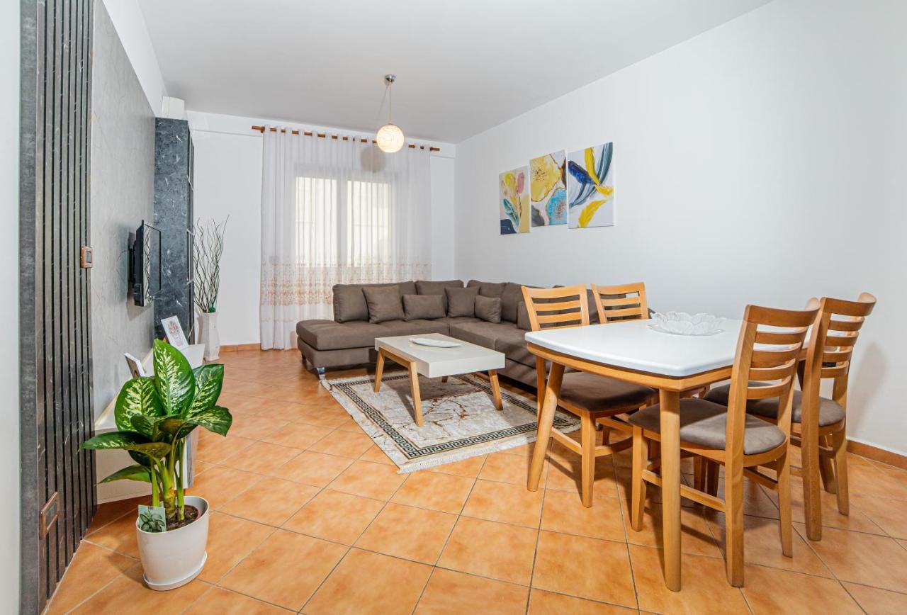 Ajla Apartment Durrës Esterno foto
