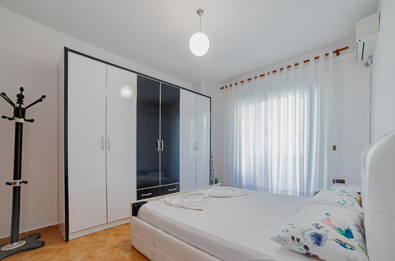 Ajla Apartment Durrës Esterno foto